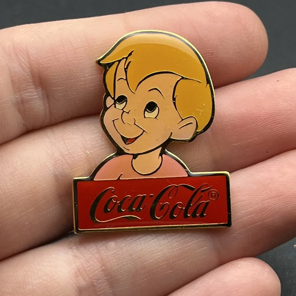 Disney Coca-Cola Coke Peter Pan Michael Lapel Hat‎ Pin